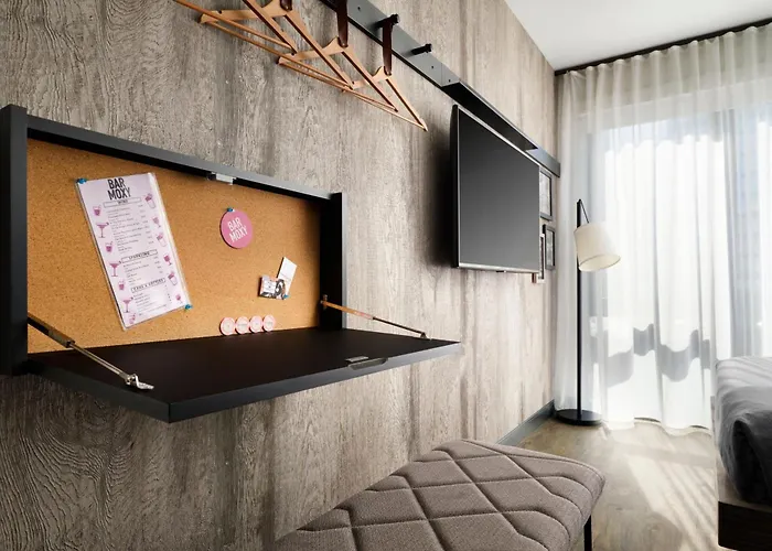 Moxy Downtown Hotel 3*