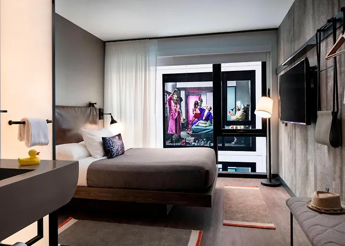Moxy Downtown Hotel
