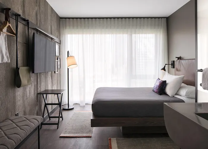 Moxy Downtown 3* Chicago