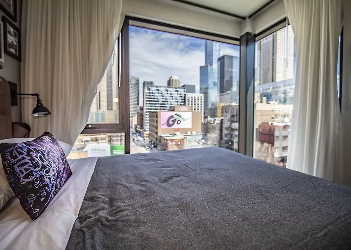 Moxy Downtown Hotel Chicago