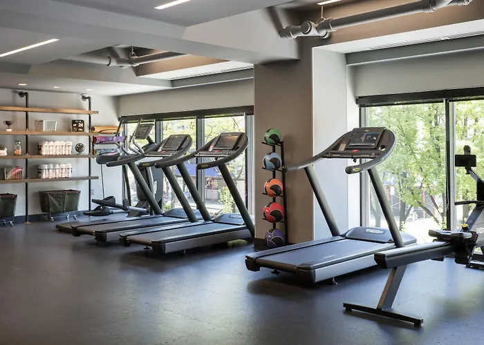 Moxy Downtown Hotel 3*
