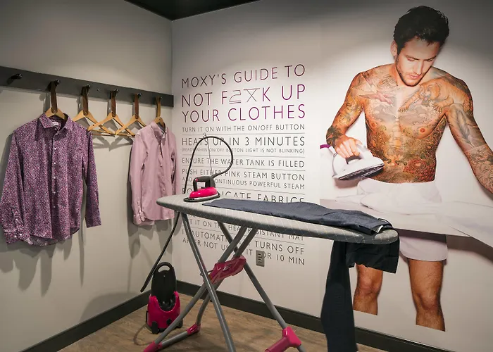 Moxy Downtown 3* Chicago