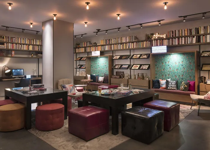 Hotel Moxy Downtown