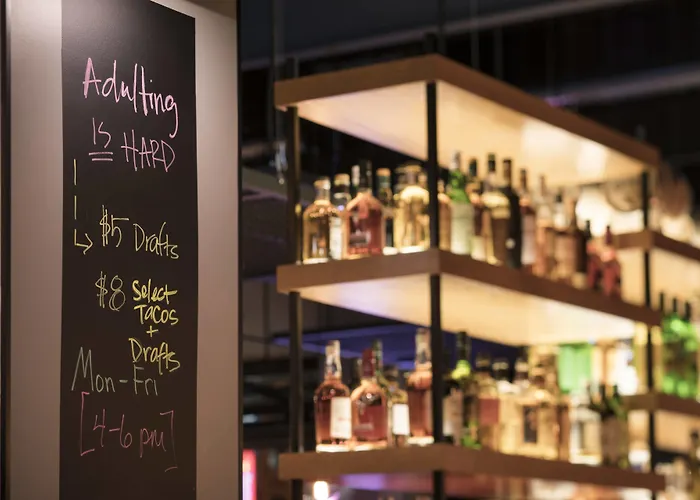 Moxy Downtown