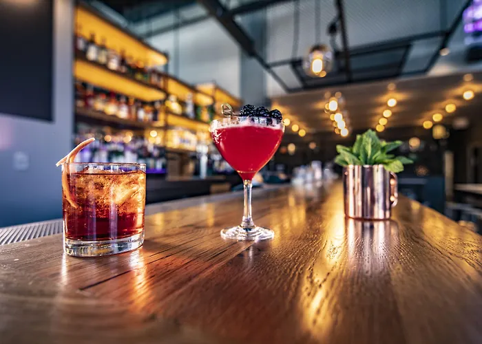 Moxy Downtown 3*