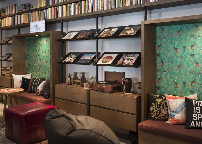 Moxy Downtown 3* Chicago