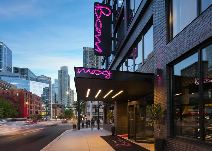 Hotel Moxy Downtown 3*