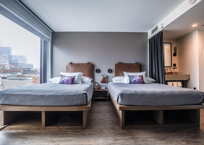 Moxy Downtown Chicago